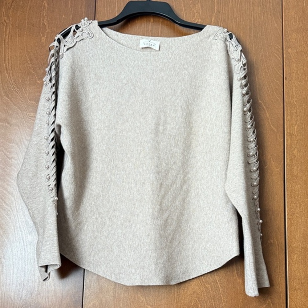 Anthro Ember Oatmeal Pullover Sweater Lace-Up Sleeves with Pearls EUC Sz Med